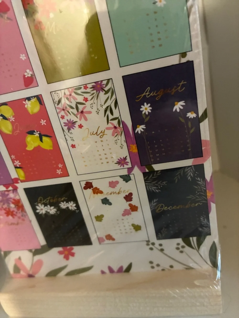 2026 Floral Desk Standing Calendar NWT